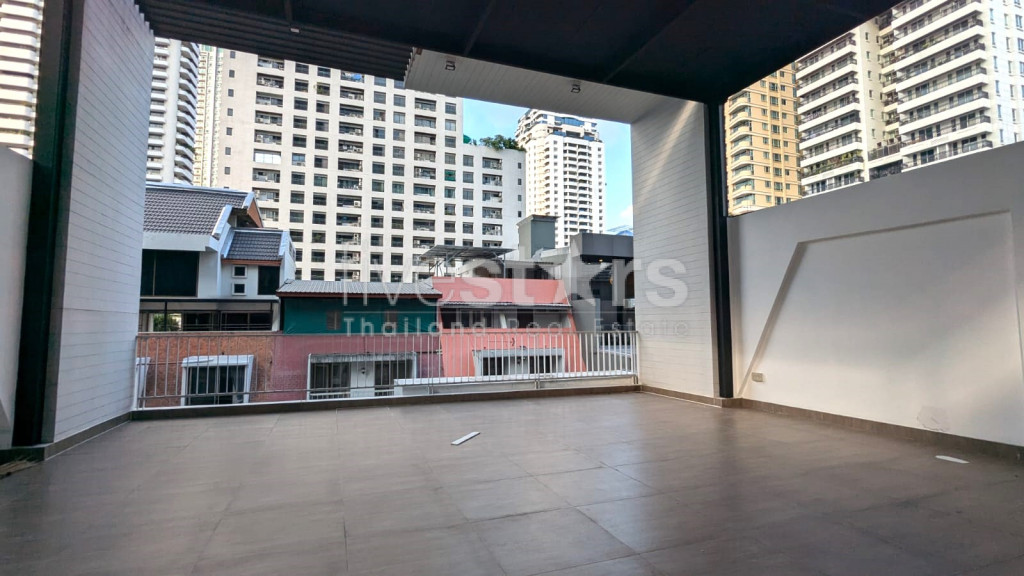Townhouse avec 3 chambres à NanaT, ruelle calme proche de Soi 11, photo 16