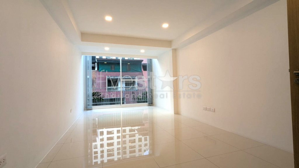 Townhouse avec 3 chambres à NanaT, ruelle calme proche de Soi 11, photo 14