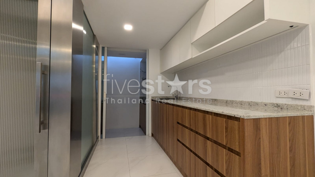 Townhouse avec 3 chambres à NanaT, ruelle calme proche de Soi 11, photo 7