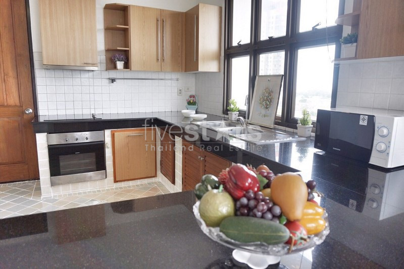 Appartement spacieux avec 4 chambres et grand balcon, photo 10