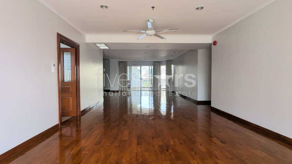 Grand appartement familial de 3 chambres à louer à Sathorn, photo 2