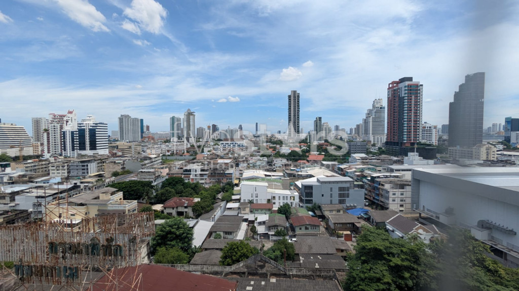 2-bedroom high-floor condo for sale in Sathorn area, photo 3