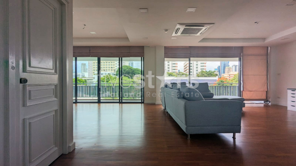Appartement de 4 chambres rénové à louer à Sathorn, proche Villa Market Nanglinchee, photo 5