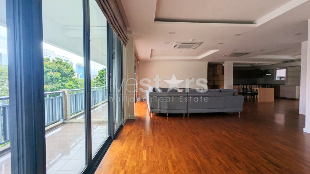 Appartement de 4 chambres rénové à louer à Sathorn, proche Villa Market Nanglinchee, photo 4