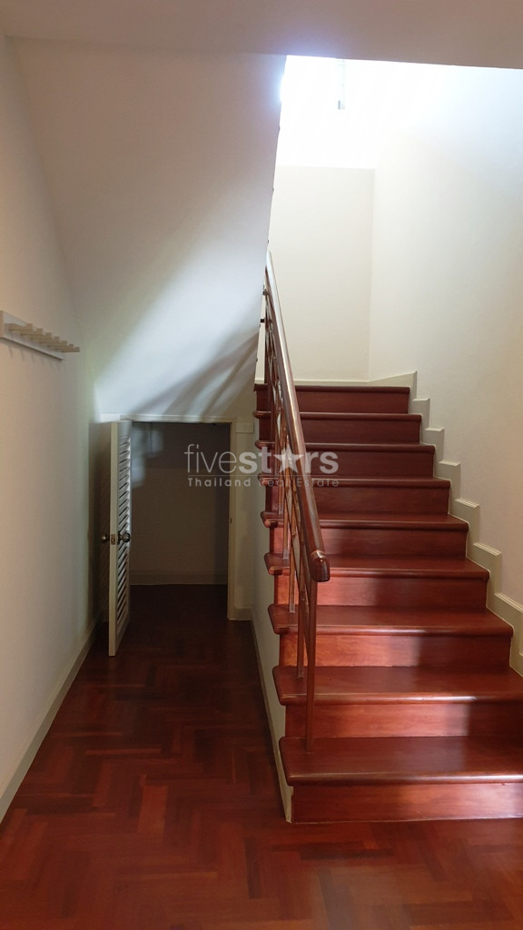 3 bedrooms house in compound for rent in Sathorn, photo 8
