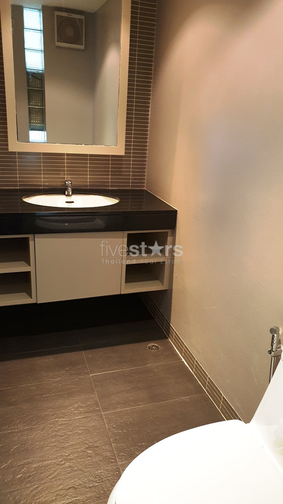 3 bedrooms house in compound for rent in Sathorn, photo 17