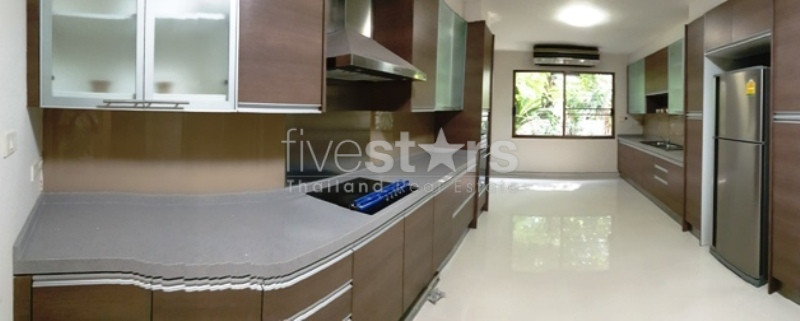 3 bedrooms house in compound for rent in Sathorn, photo 7