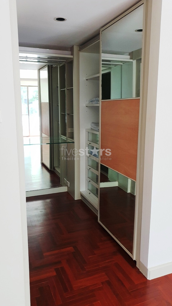 3 bedrooms house in compound for rent in Sathorn, photo 12