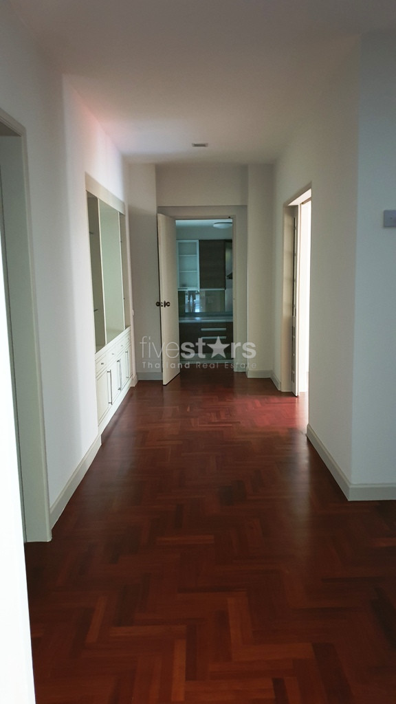 3 bedrooms house in compound for rent in Sathorn, photo 6