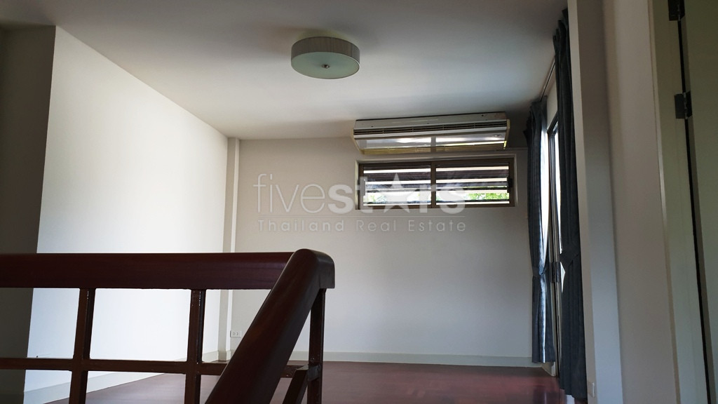 3 bedrooms house in compound for rent in Sathorn, photo 9