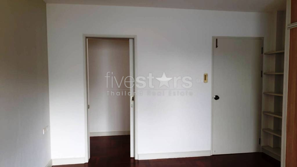 3 bedrooms house in compound for rent in Sathorn, photo 11