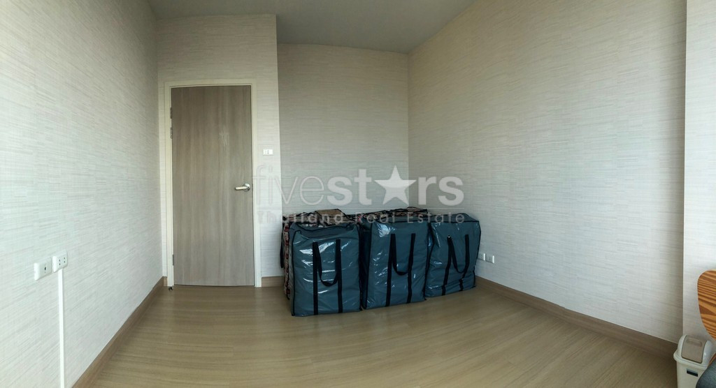 2-bedroom modern condo for sale in Narathiwas area, photo 11