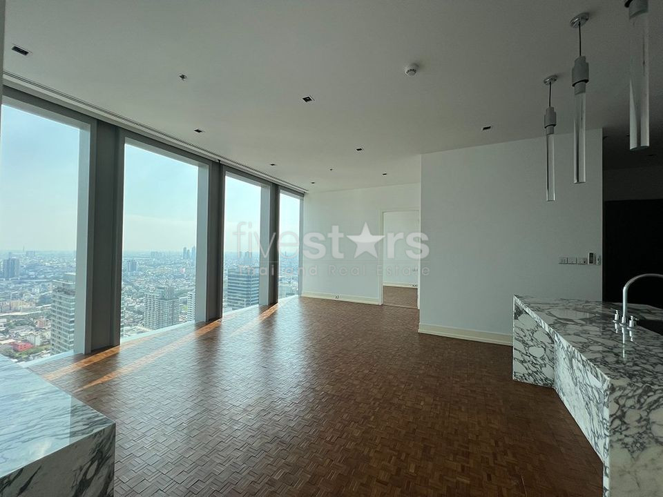 Luxury condo 2 bedrooms for rent in Sathorn