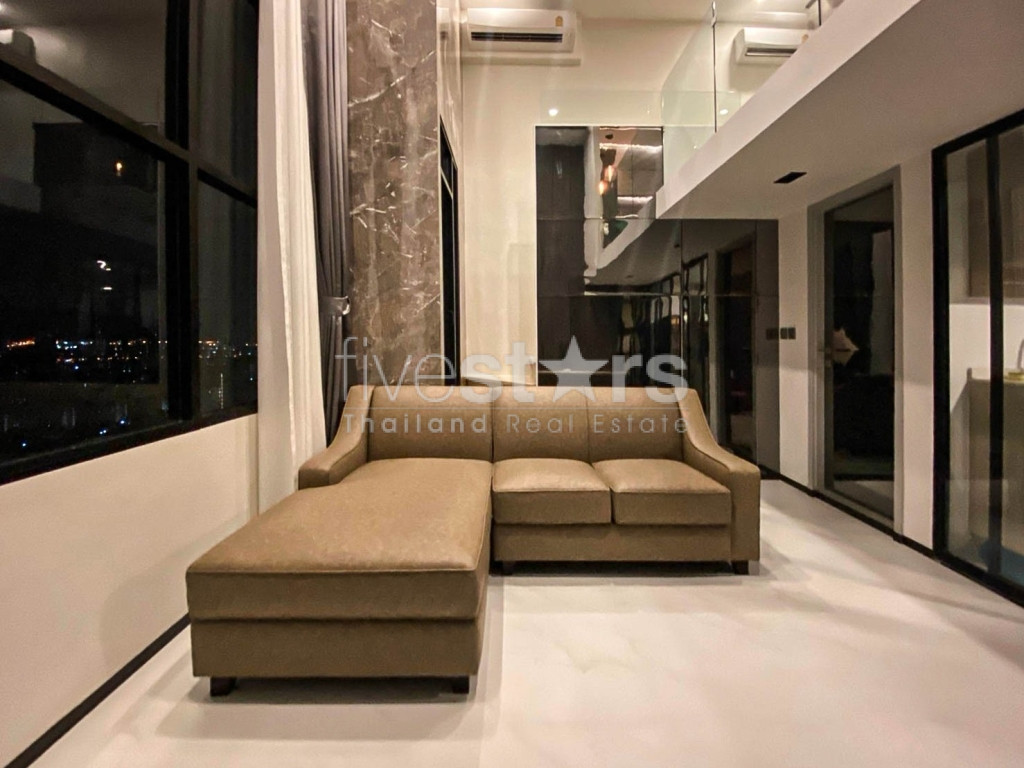 Condo duplex 1 chambre à louer sur Sathorn, photo 2