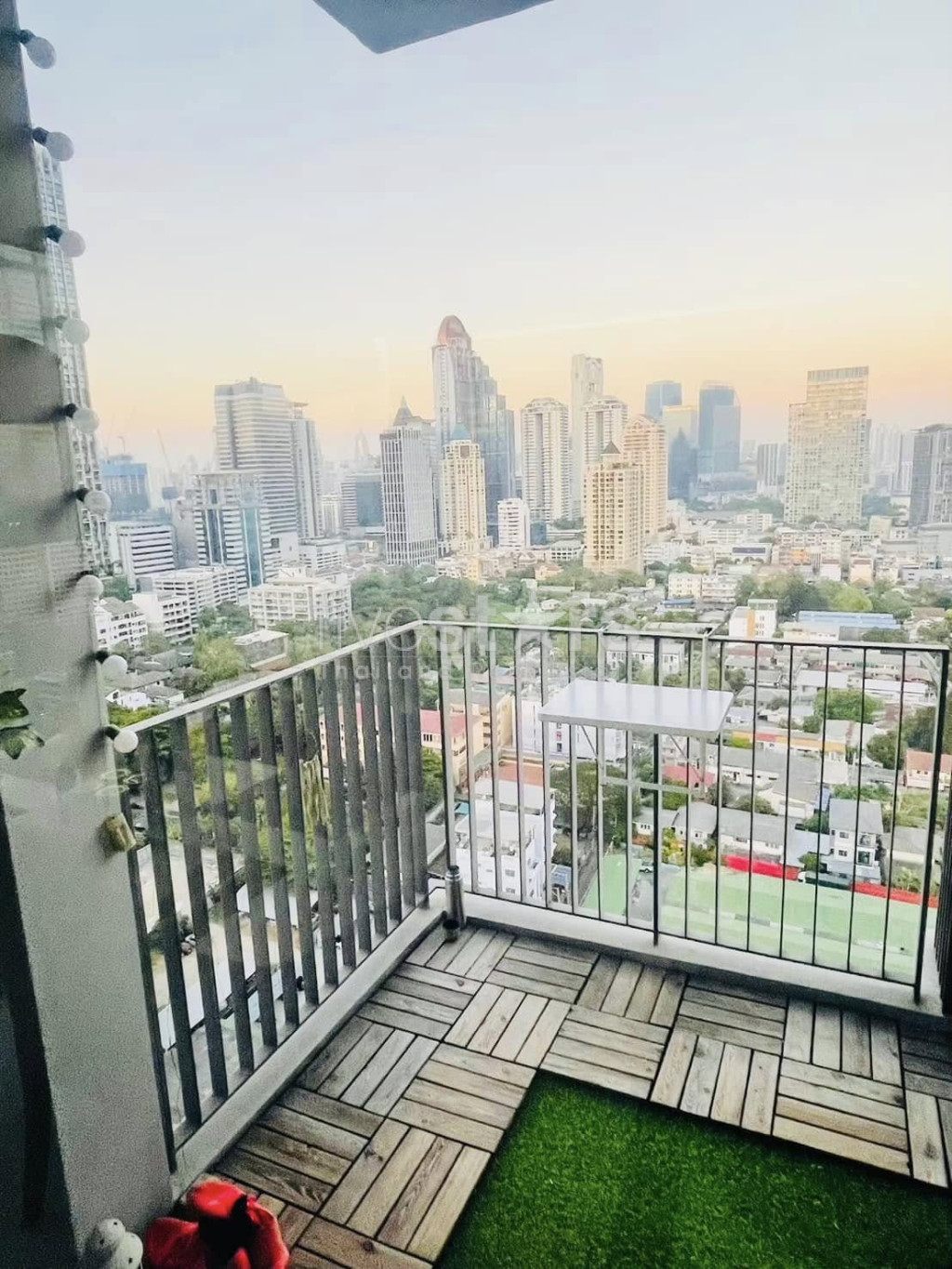 Modern 2-Bedroom for Rent in Narathiwas-Sathorn., photo 3