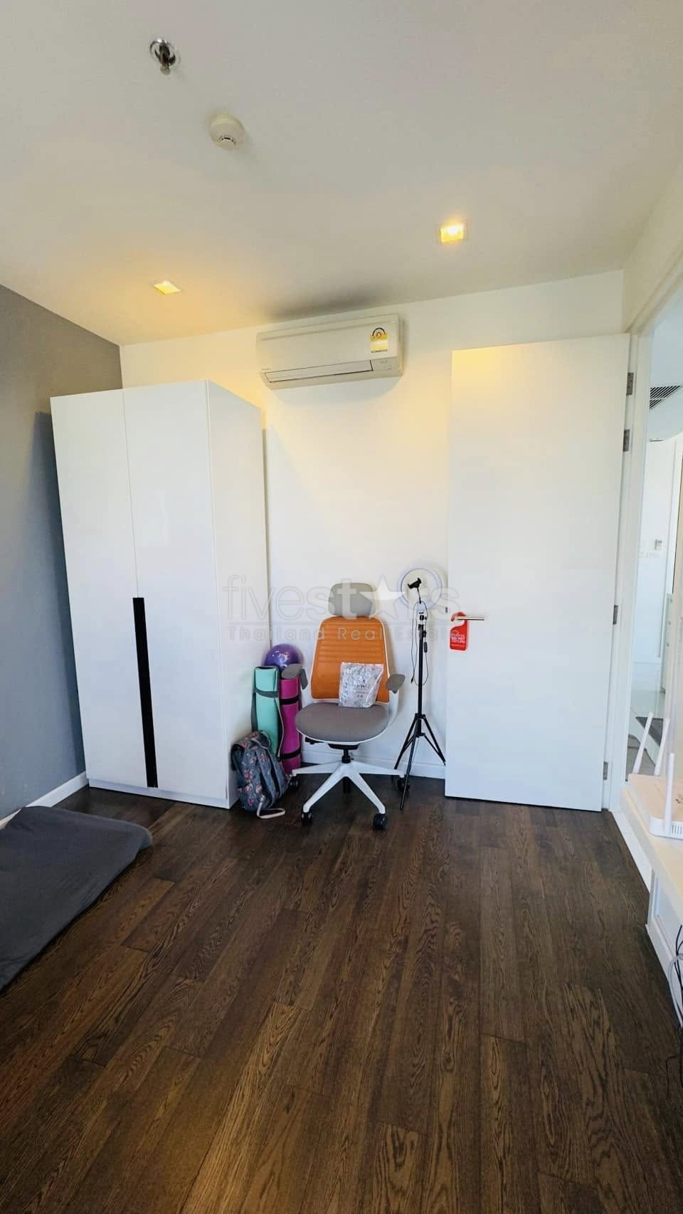 Modern 2-Bedroom for Rent in Narathiwas-Sathorn., photo 8