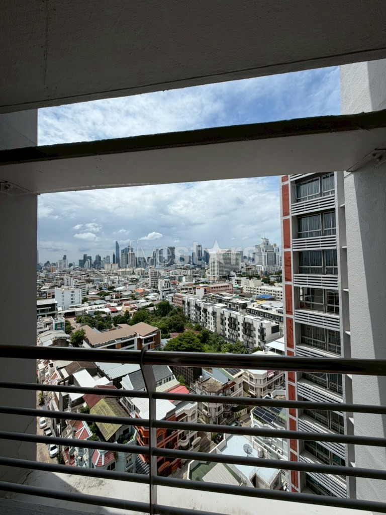2-bedroom city view apartment for rent on Narathiwas-Sathorn, photo 6