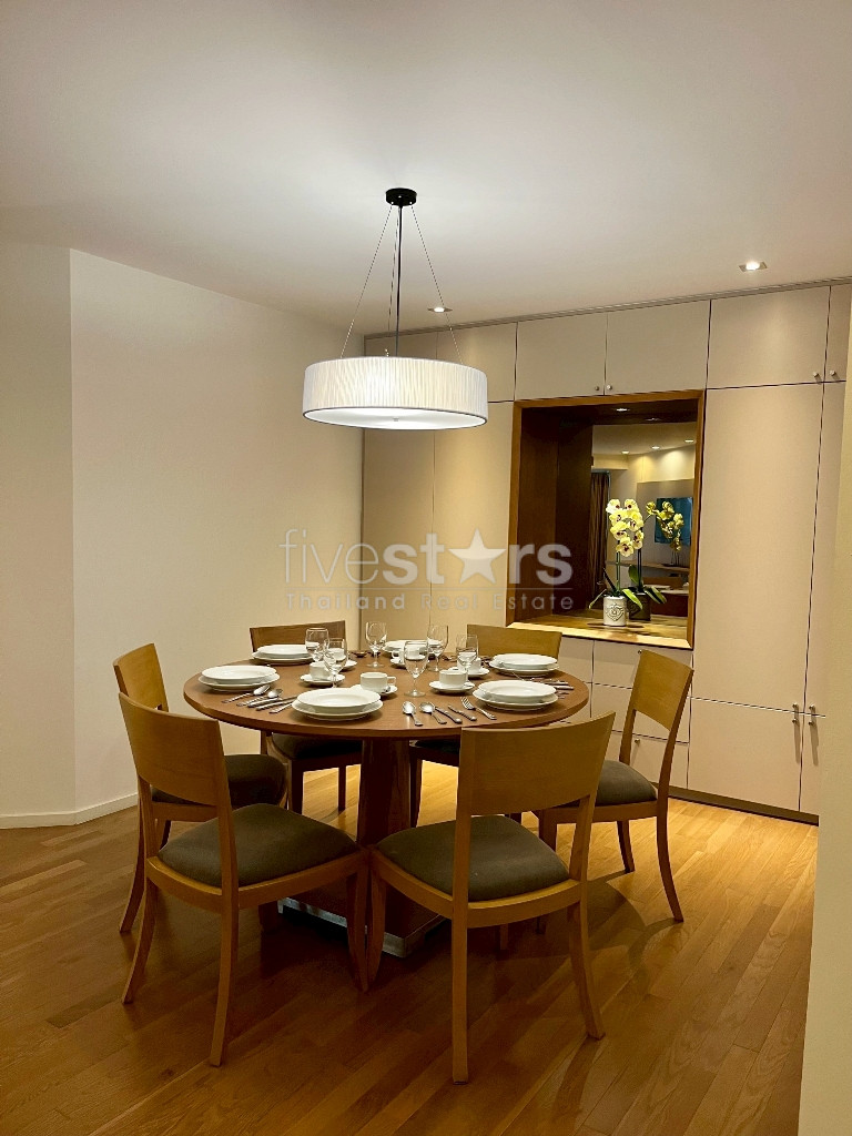 Appartement 2 chambres avec vue sur jardin à louer à Narathiwas-Sathorn, photo 4