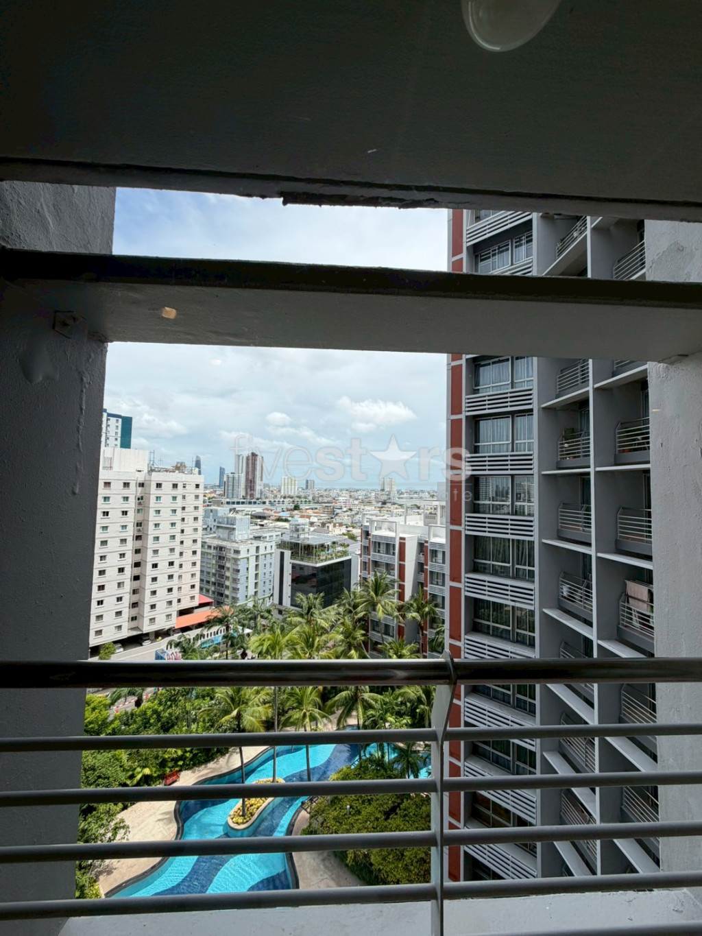 Appartement 2 chambres avec vue sur jardin à louer à Narathiwas-Sathorn, photo 2
