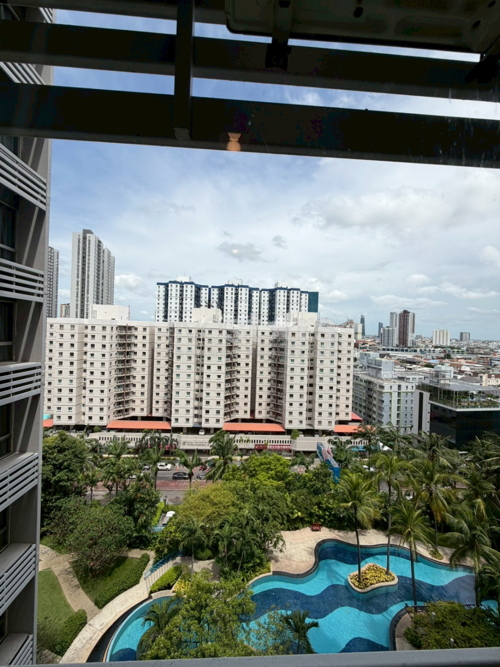 Appartement 2 chambres avec vue sur jardin à louer à Narathiwas-Sathorn, photo 4