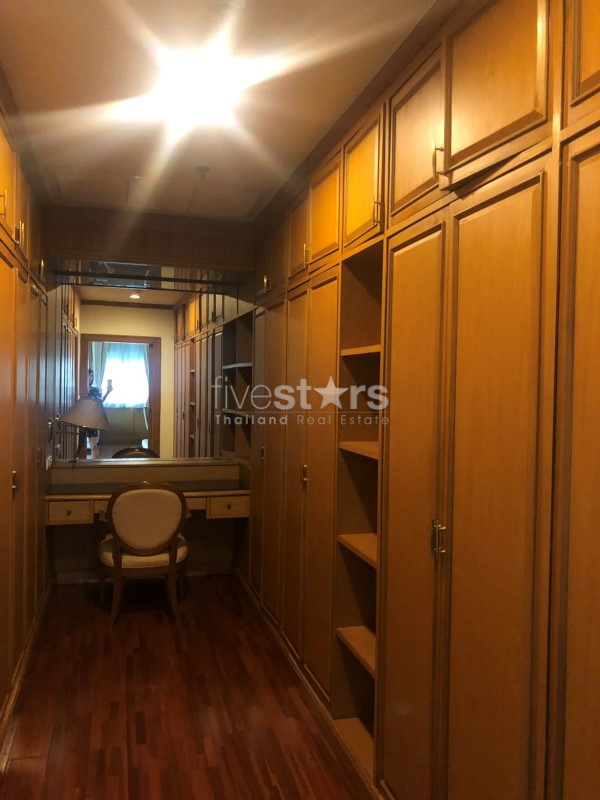 Spacious duplex 4 bedrooms apartment for rent close to Chongnonsi BTS, photo 10