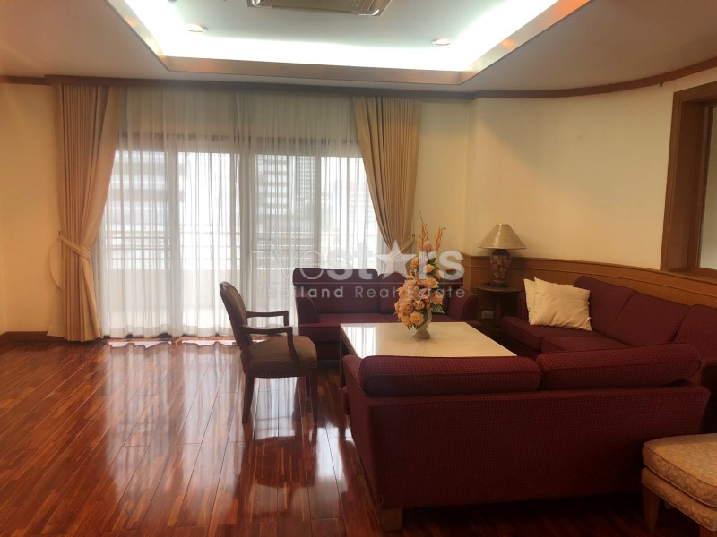 Spacious duplex 4 bedrooms apartment for rent close to Chongnonsi BTS, photo 2