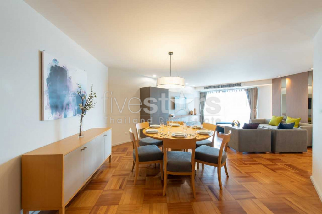 Large 2 bedrooms apartment for rent in Sathorn