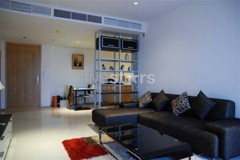 2 bedrooms condo for rent near BTS Chongnonsi