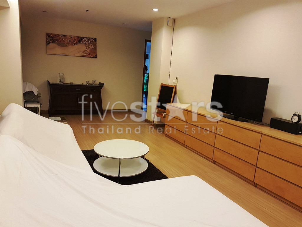 3 bedroom condo for rent on Sathon-Narathiwat