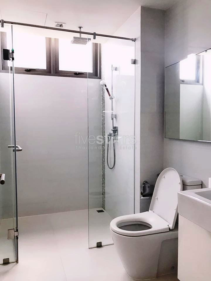 Modern 2 bedrooms condo for rent near BTS Chongnonsi, photo 6