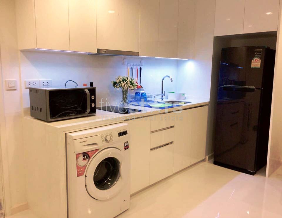 Modern 2 bedrooms condo for sale near BTS Chongnonsi, photo 2