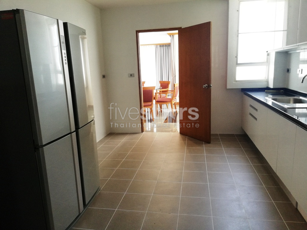 Large 3 bedrooms apartment for rent near BTS Chongnonsi, photo 7