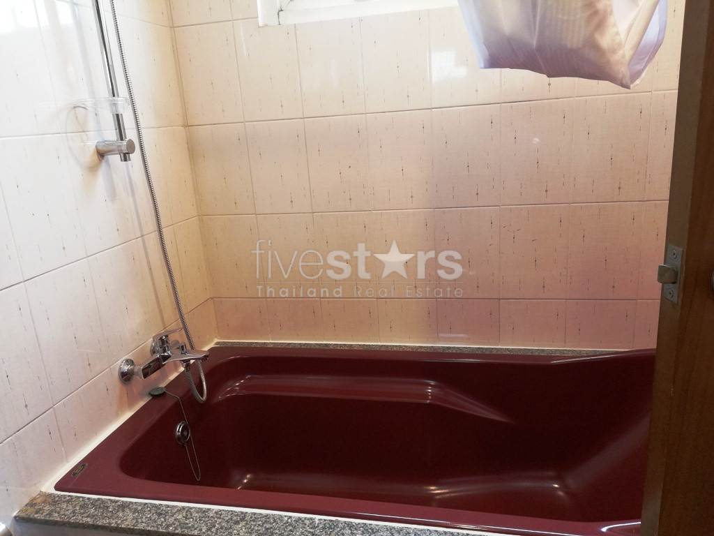 Large 3 bedrooms apartment for rent near BTS Chongnonsi, photo 15