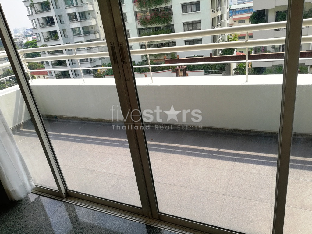 Large 3 bedrooms apartment for rent near BTS Chongnonsi, photo 16