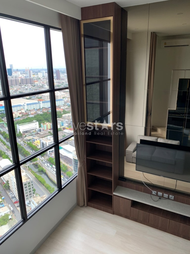 1 bedroom duplex condo for rent on Sathorn, photo 2