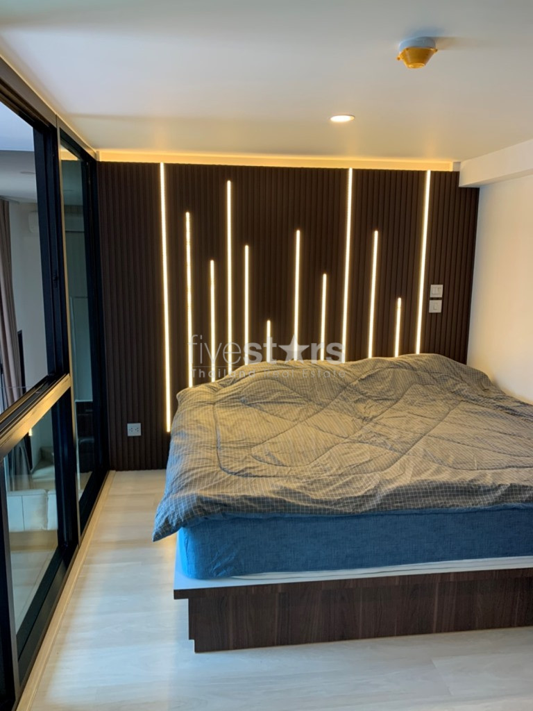 1 bedroom duplex condo for rent on Sathorn, photo 6