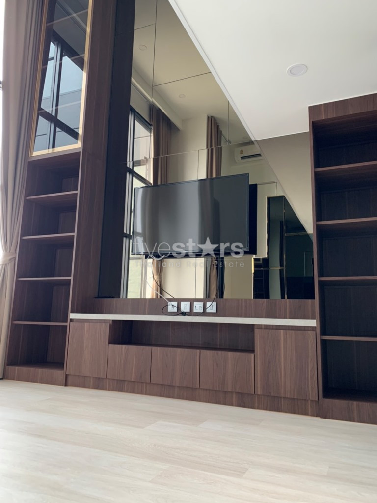 1 bedroom duplex condo for rent on Sathorn, photo 11