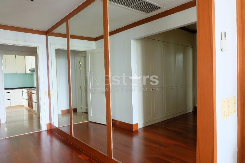 3 bedroom low rise apartment for rent on Sathorn, photo 13