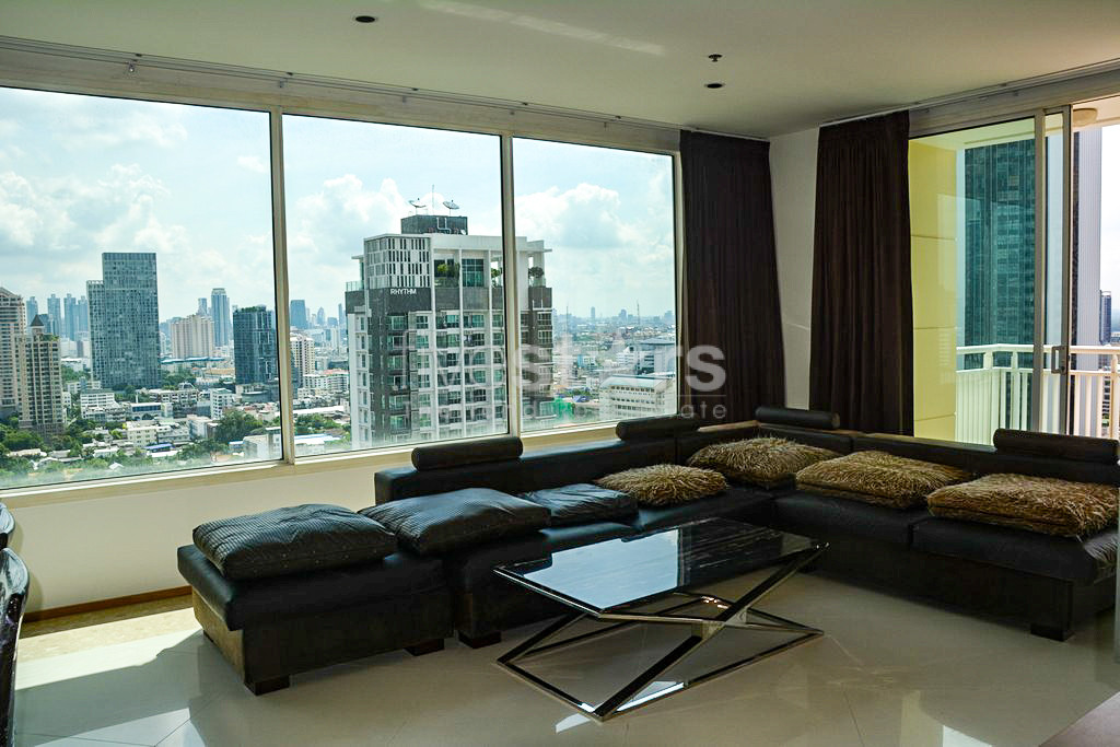 Spacious 3-bedroom condo close to BTS Chong Nonsi, photo 5