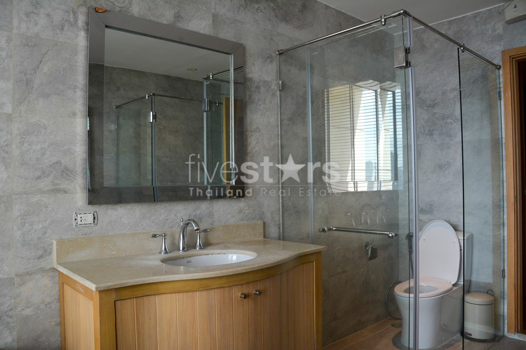Spacious 3-bedroom condo close to BTS Chong Nonsi, photo 19