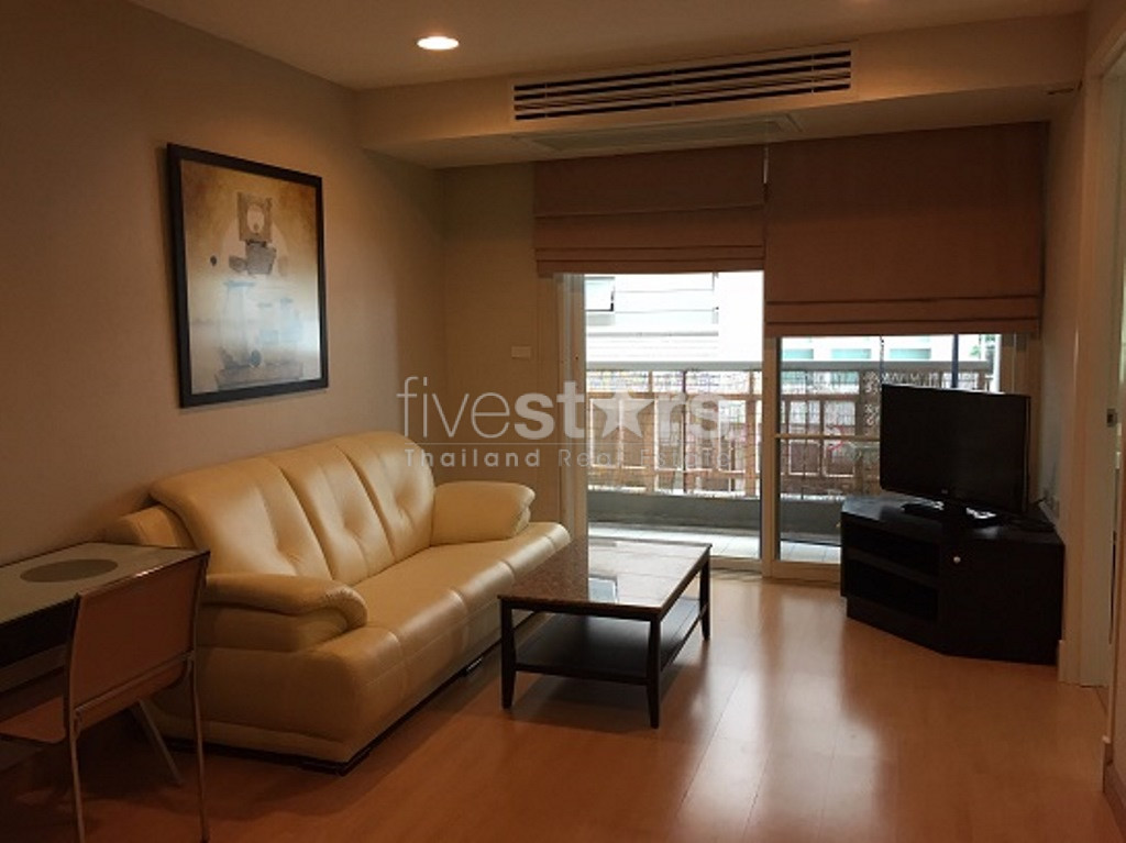 2-bedroom condo for sale on Sathorn – Narathiwas