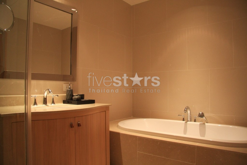 1 bedroom spacious condo for rent on Sathorn, photo 3
