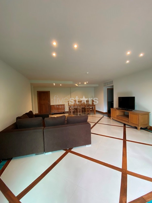 2 bedroom condo for rent on Sathorn, photo 4