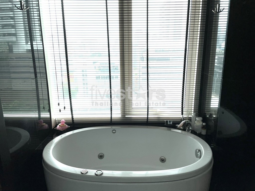 2-bedroom spacious condo for sale close to BTS Chong Nonsi, photo 20