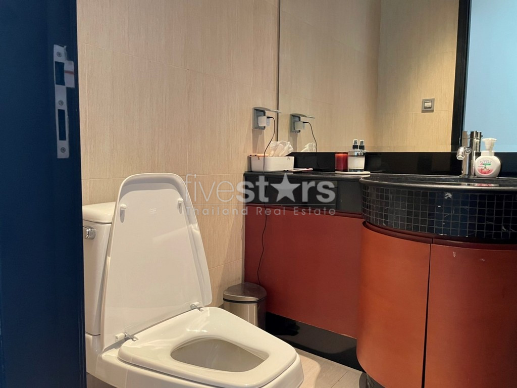 2-bedroom spacious condo for sale close to BTS Chong Nonsi, photo 17