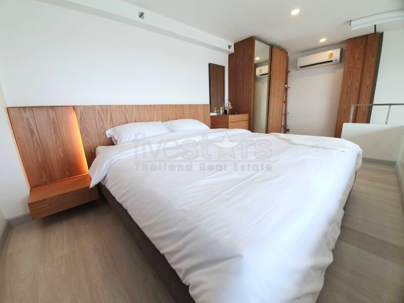 1-Bedroom Duplex for Rent Near BTS Chong Nonsi, photo 5
