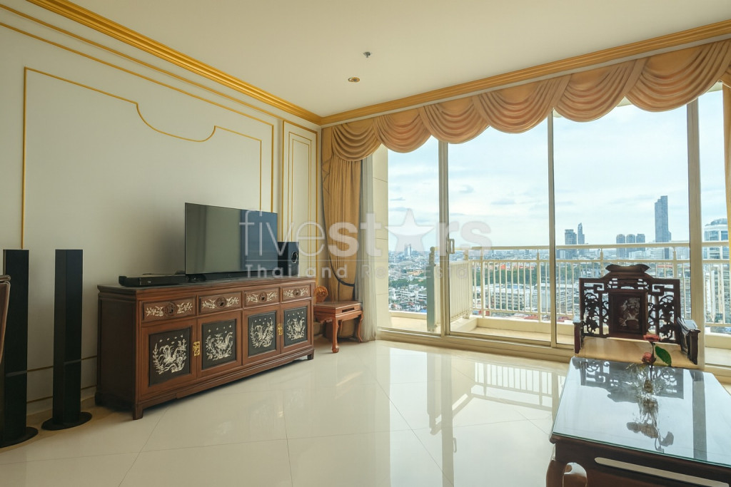 Appartement de 2 chambres à vendre près du BTS Chong Nonsi