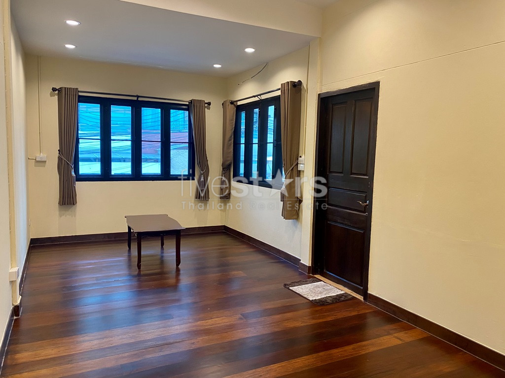 4-bedroom single house newly renovated on Narathiwas - Sathorn, photo 6