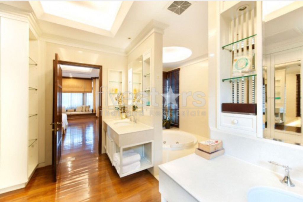4-bedroom exclusive property with private pool in Sathorn, photo 11