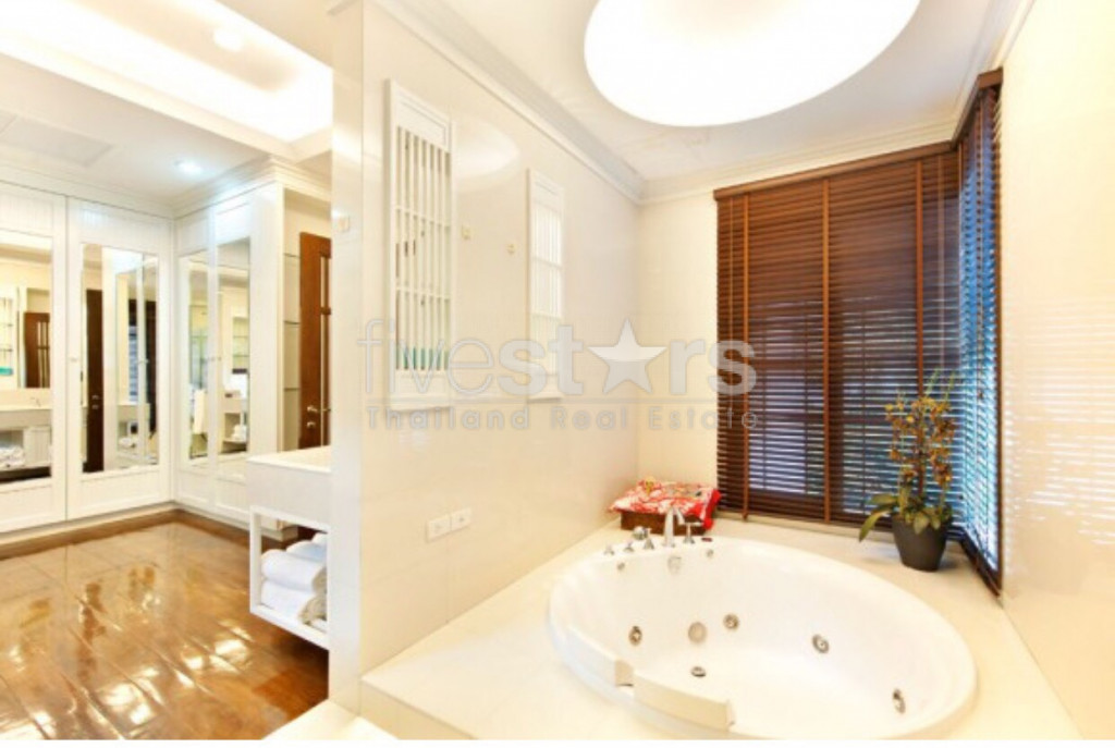 4-bedroom exclusive property with private pool in Sathorn, photo 12
